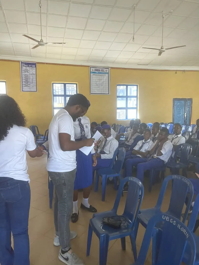 Makkan Innovation's CEO and a colleague speaking with students at a Resilient by Design session.